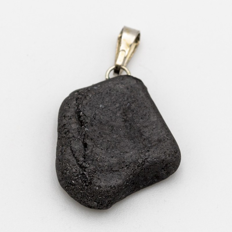 Pendentif en pierre magnétite